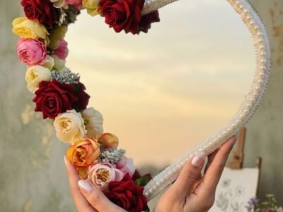 Heart Shape Nikkah Mirror with Artificial Rose Flowers and Pearl Border, Decorative Bridal Mirror for Wedding Ceremony, Nikah Gift, Bridal Accessories, Home Decor and Special Occasions